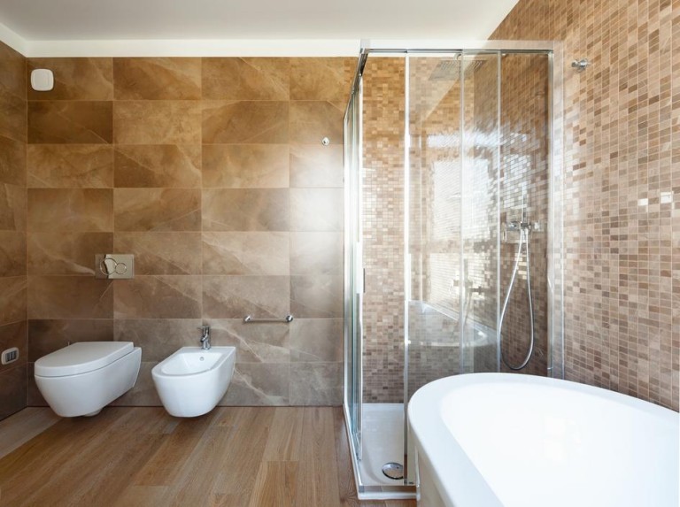 Rénovation de salle de bains à Barlin : guide et conseils
